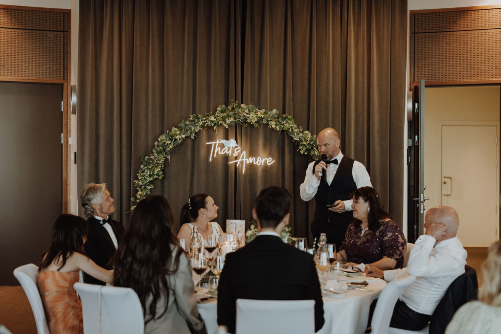 bryllupsfest strand hotel fevik brudgom taler