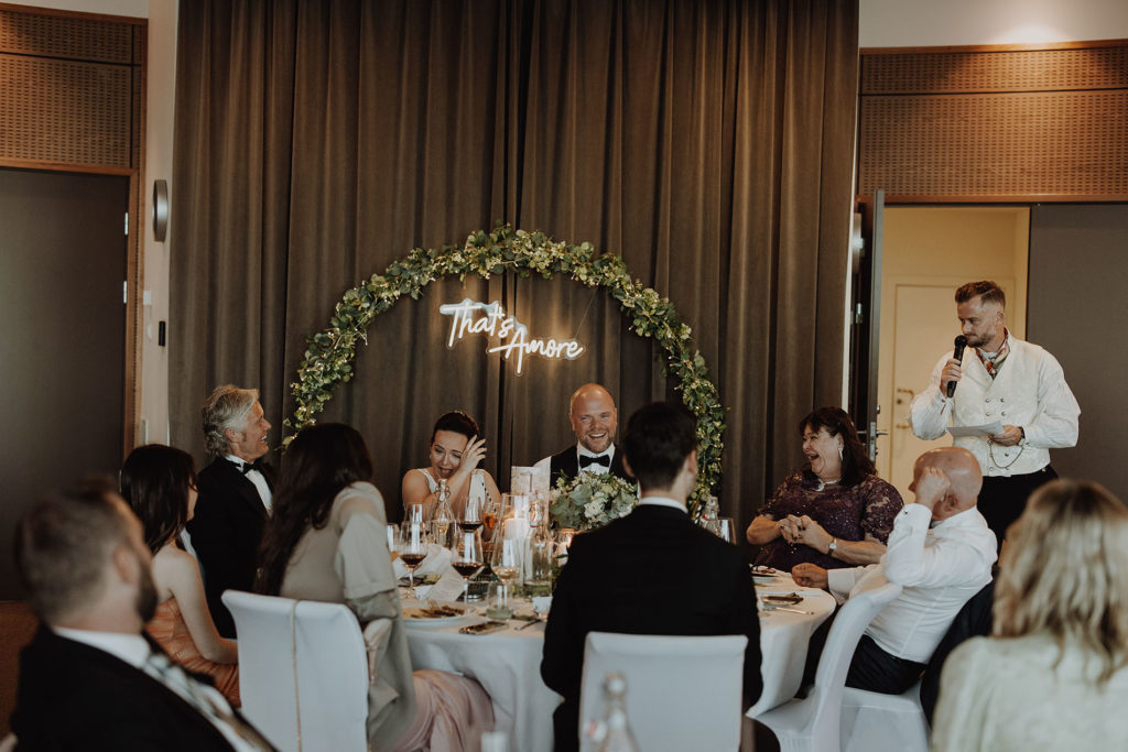 bryllupsfest strand hotel fevik stemning toastmaster
