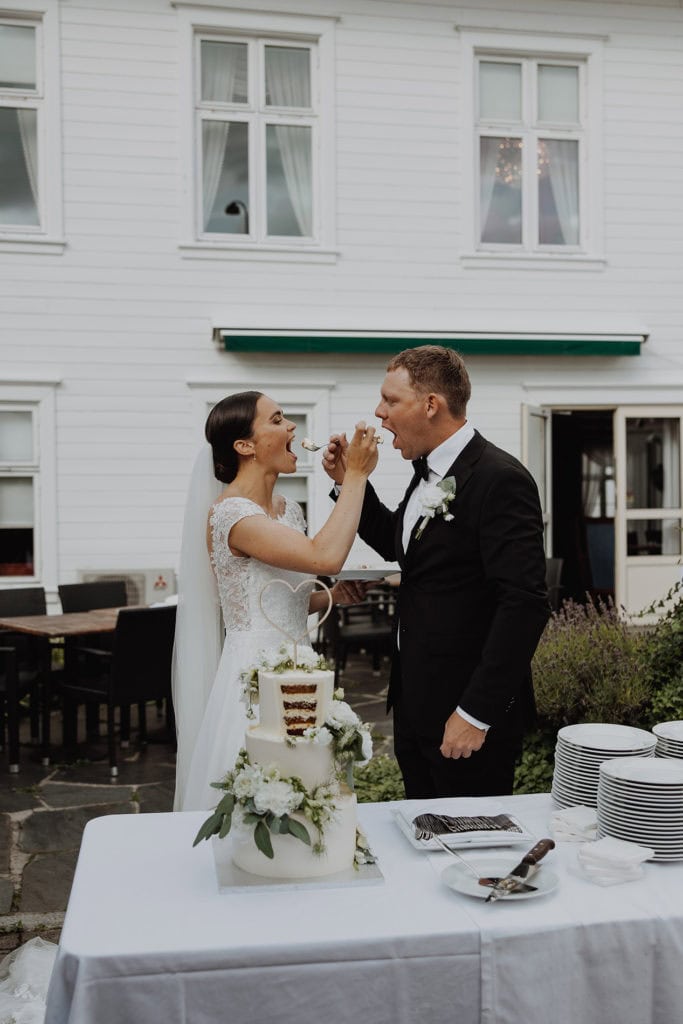 bryllupskake ute